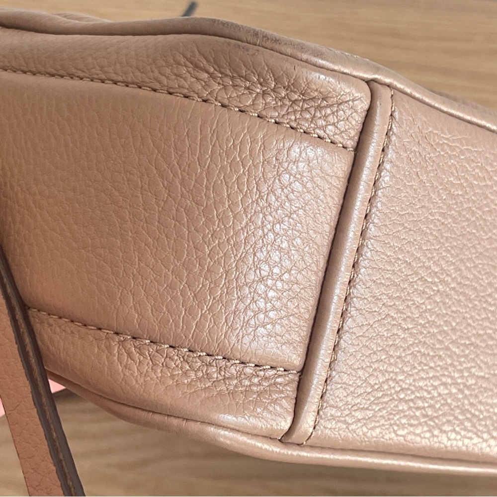 Marc Jacobs The Moto Shot DUSTY BEIGE camera bag pebbled leather crossbody purse - Picture 4 of 13